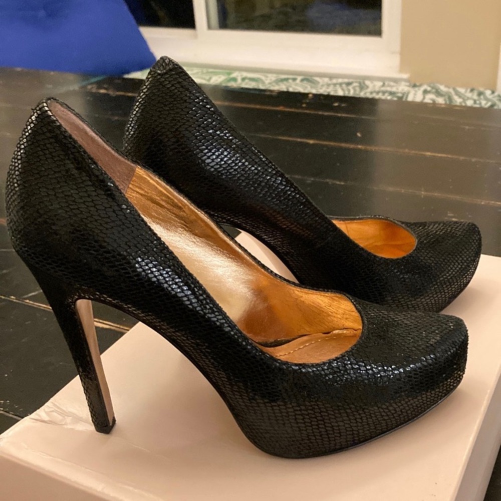 Black snake stilleto heels